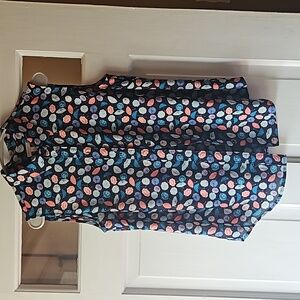 TALBOTS BLOUSE NWOT..navy blue with designs size M BUTTON up front